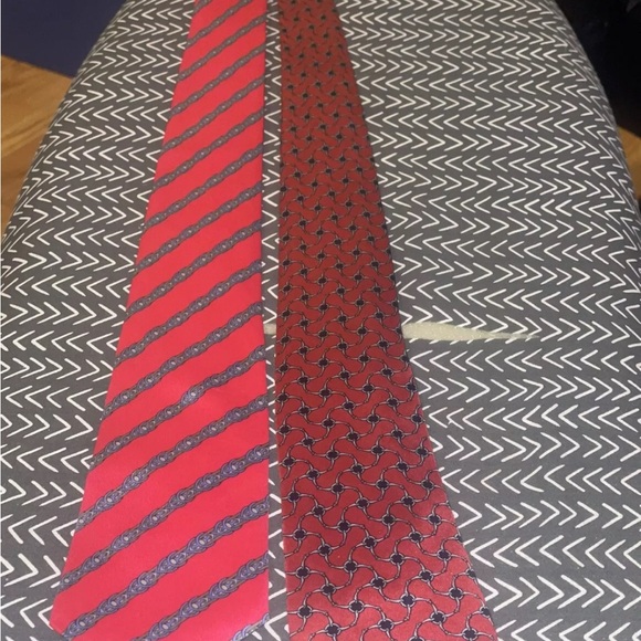 Red Striped Men's Tie - Picture 3 of 10